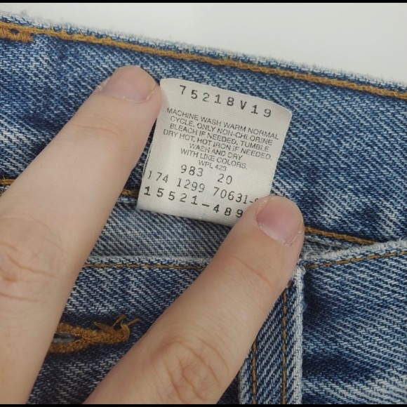 Vintage 90’s Levi’s 512 Slim-Fit High Rise Tapered Mom Jeans Light Wash - Picture 6 of 7